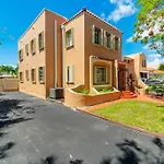 Tropical Charm Little Havana Calle Ocho 3
