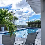 Midblock 2 Bedroom