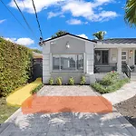 Pvt Bdrm, Close To Airport & Cruise Terminal