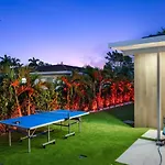Villalee-Jungle Palm Island White Marble Pool Area