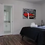 Luxury Vacation House In Miami\'S Center!