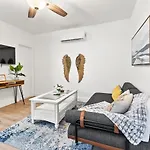 Intimate Casita Mia Minutes Away From Airport, Calle 8, Brickell, Coral Gables, The Beach And More!