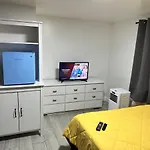 Serene Full Bed Near Dolphin Mall/Fiu