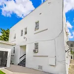 Historic Hidden Gem, Cozy Studio