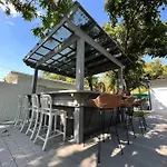 Stylish 3/2 Centrally Located!