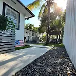 Stylish 3/2 Centrally Located!