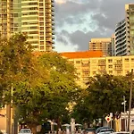 Nice 2 Twin Bedroom - Best Central Location In Miami - Luggage Storage, Parking And Laundry For Free!!!!