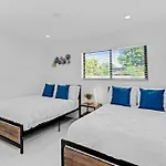 Modern Home, Heated Pool Hot-Tub, 12Min To Ocean