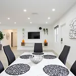Retreat To Luxury / 4Br/ Bbq / Courtyard/Parking