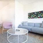 Stylish 2Bed Apartment El Portal