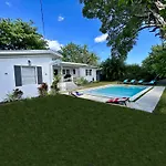 Villa With Pool Design District