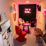 Unique Miami Art Escape W/ Hottub, Arcade & Murals