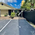 Cozy Studio W/Gated Parking