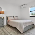 Miami Home 3 Bed 2 Bath Near Beach