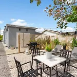 Cozy 2 Bedroom Home W/Gated Parking, Patio & W/D