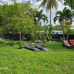 Miami Townhouse With Patio, Gazebo, Free Parking, Centrally Located
