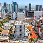 Modern Unit Mins From Brickell With Free Parking