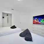 Vacay Spot Wynwood Comfort 2 Kitchen 2 Bbqs Patio Vibes, Prime Loc! 6 Blocks Away From Bars, Nite Clubs, Res, Shops
