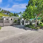 Azzure 10 Mins To South Beach Miami 4 Bedroom Villa