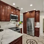 Azzure 10 Mins To South Beach Miami 4 Bedroom Villa