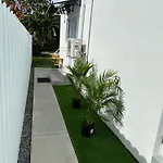 Lyz Miami Airport