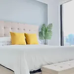 Heart Of Downtown, 3Br-2 And Half Bathroom En-Suites Luxe Pool!