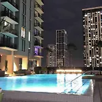 Heart Of Downtown, 3Br-2 And Half Bathroom En-Suites Luxe Pool!