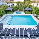 Lux Retreat By Renzzi