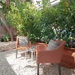 Cozy Tiny Home - Hidden Gem!