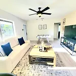Charming 2 Bedroom Near Calle Ocho Kasey Center Downtown Miami Beaches
