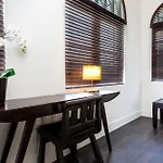 Vive Zen Queen Room
