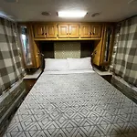 Remodeled And Comfortable Rv - Free Parking