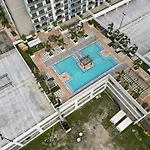La Central- Cityplace Doral And Across From A Park
