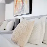 2 Bed Condo, Queen Sofa Bed Brickell, Free Parking, Pool, Gym