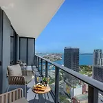 Spectacular Apartment With Pool & Gym