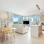 Modern Central 2-Bedroom 2-Bathroom Pool Parking
