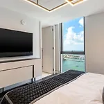 Exquisite Luxury Condo With Panoramic Views In Miami