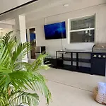 Miami Getaway Heated Pool Villa With Mini Golf & Bbq