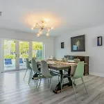 4 Bed 3 Bath Miami Getaway