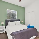 3 Minutes Away From Design District And Wynwood