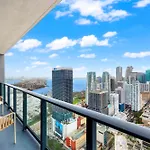 Stunning Condo With Free Parking On 46Th Floor!