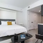 Stylish Modern Downtown Studio Free Parking