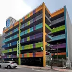 Stylish Modern Downtown Studio Free Parking