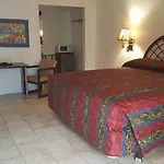 Saturn Motel - Miami