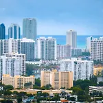 Beautiful Aventura Villa Sleeps 26