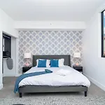 King Bed Brand New Oasis Minutes To Brickell