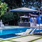 Lake Of Dreams Miami House