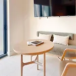 Stylish Studio In The Heart Of Vibrant Downtown- Daily Resort Fee And Parking Not Included