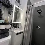 Beautiful Studio Located Near Design District And Wynwood