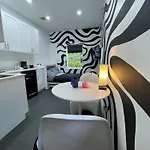 Beautiful Studio Located Near Design District And Wynwood